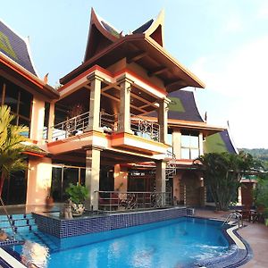 Luxus Villa mit 4 Schlafzimmern